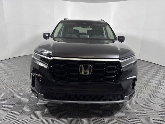 new 2025 Honda Pilot car, priced at $48,950