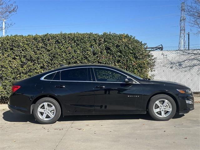 new 2024 Chevrolet Malibu car, priced at $22,695