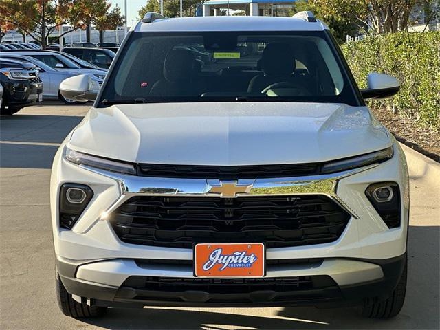 new 2025 Chevrolet TrailBlazer car, priced at $27,470