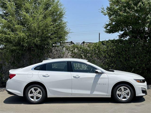 new 2025 Chevrolet Malibu car, priced at $24,578