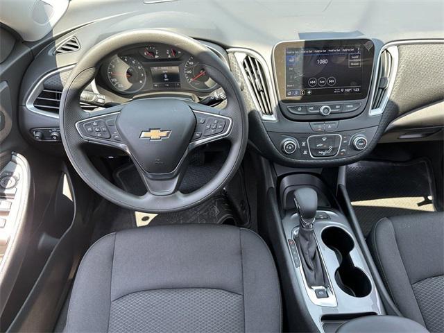 new 2025 Chevrolet Malibu car, priced at $24,578