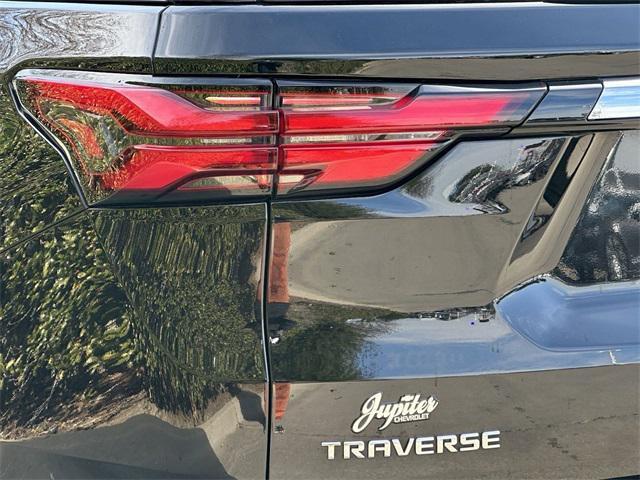 used 2023 Chevrolet Traverse car, priced at $26,992