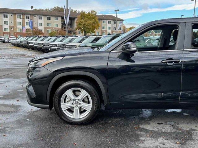 used 2024 Toyota Highlander car, priced at $38,485