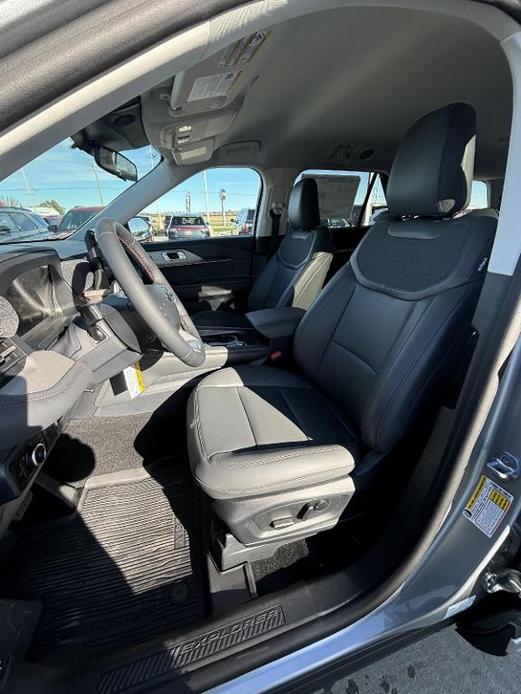 new 2025 Ford Explorer car, priced at $45,305