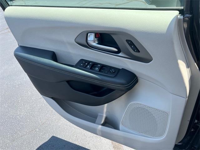 used 2023 Chrysler Pacifica car, priced at $25,682