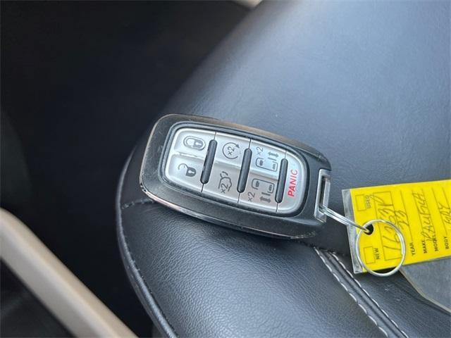 used 2023 Chrysler Pacifica car, priced at $25,682