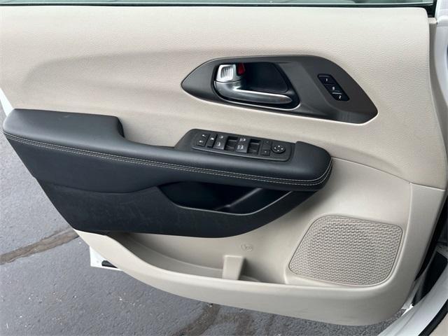 used 2023 Chrysler Pacifica car, priced at $24,533