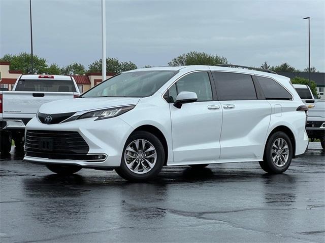 used 2023 Toyota Sienna car, priced at $46,552