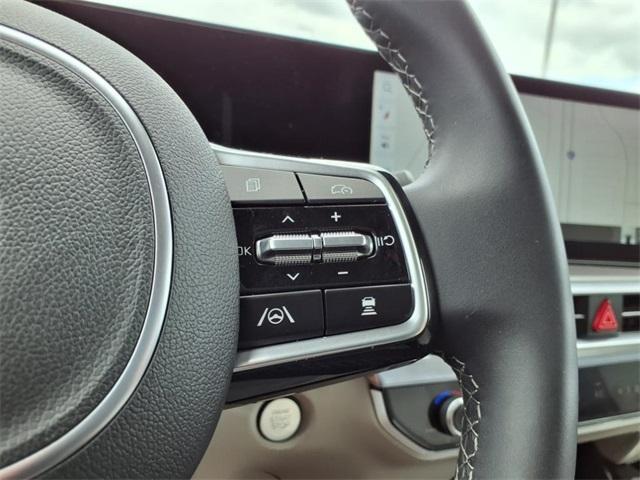 used 2025 Kia Sorento car, priced at $39,847