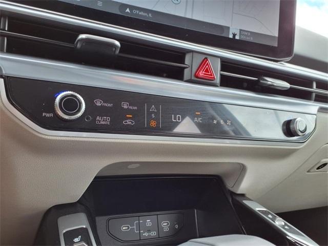 used 2025 Kia Sorento car, priced at $39,847