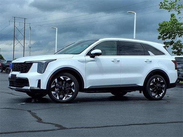 used 2025 Kia Sorento car, priced at $39,847