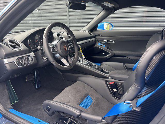 new 2025 Porsche 718 Boxster car