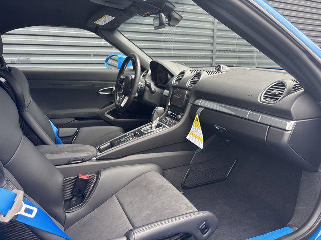 new 2025 Porsche 718 Boxster car