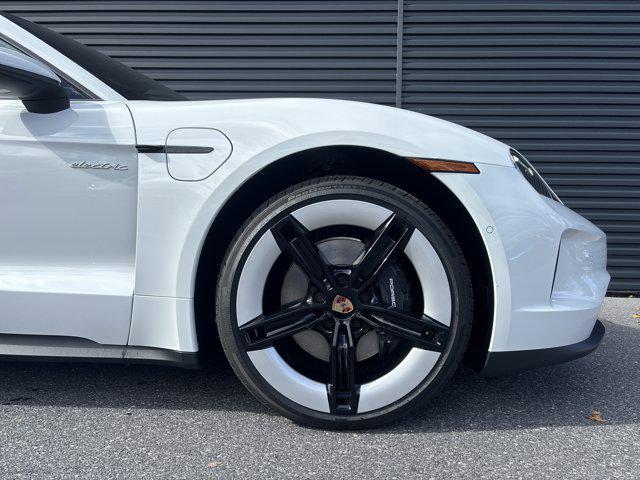 new 2026 Porsche Taycan car