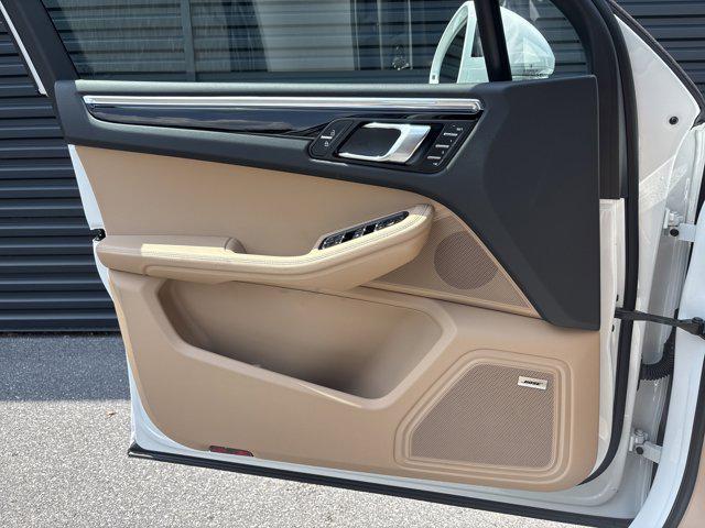 new 2025 Porsche Macan car