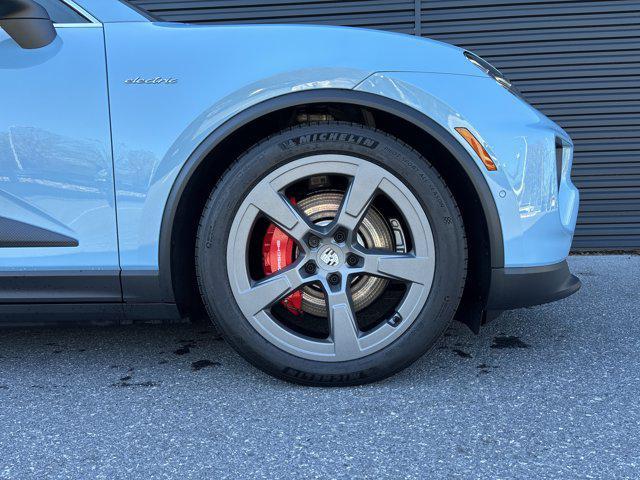 new 2025 Porsche Macan car, priced at $103,775