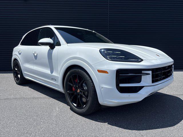 new 2025 Porsche Cayenne car