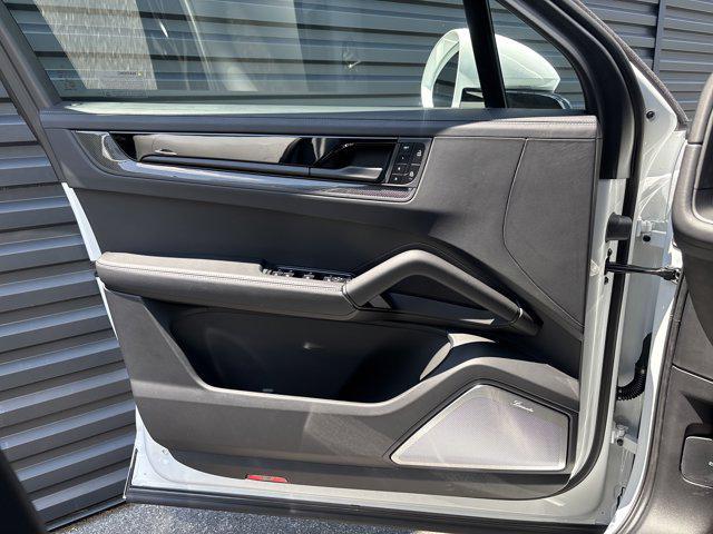 new 2025 Porsche Cayenne car