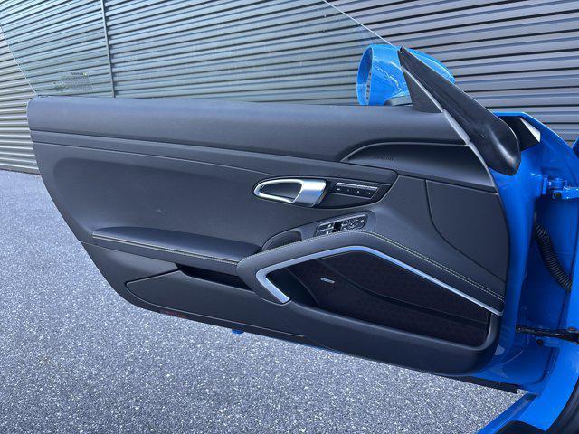 new 2025 Porsche 718 Boxster car