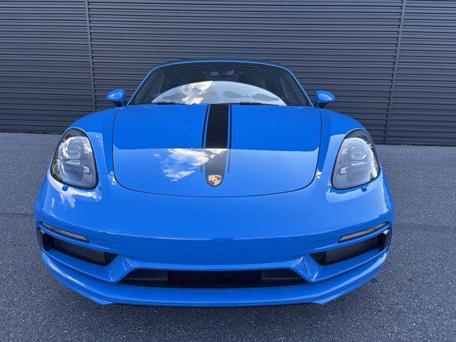 new 2025 Porsche 718 Boxster car