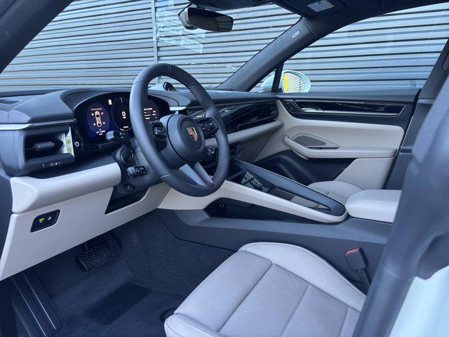 used 2025 Porsche Macan car