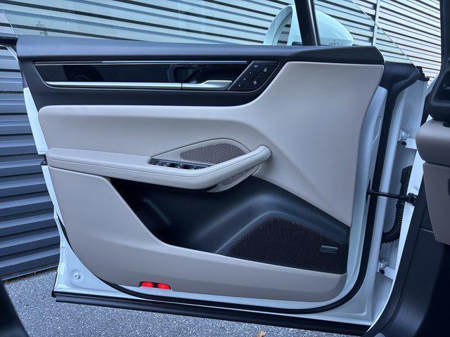 used 2025 Porsche Macan car