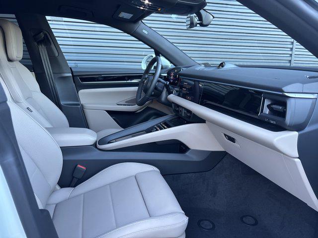 used 2025 Porsche Macan car