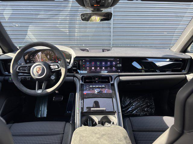 new 2026 Porsche Panamera car