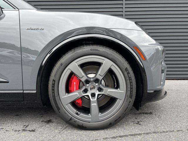 new 2025 Porsche Macan car