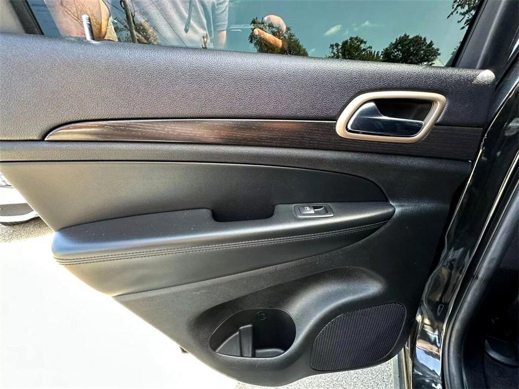 used 2014 Jeep Grand Cherokee car, priced at $11,395