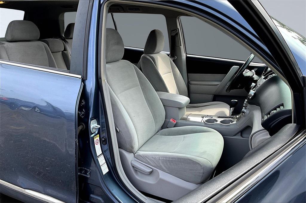 used 2012 Toyota Highlander car, priced at $10,095