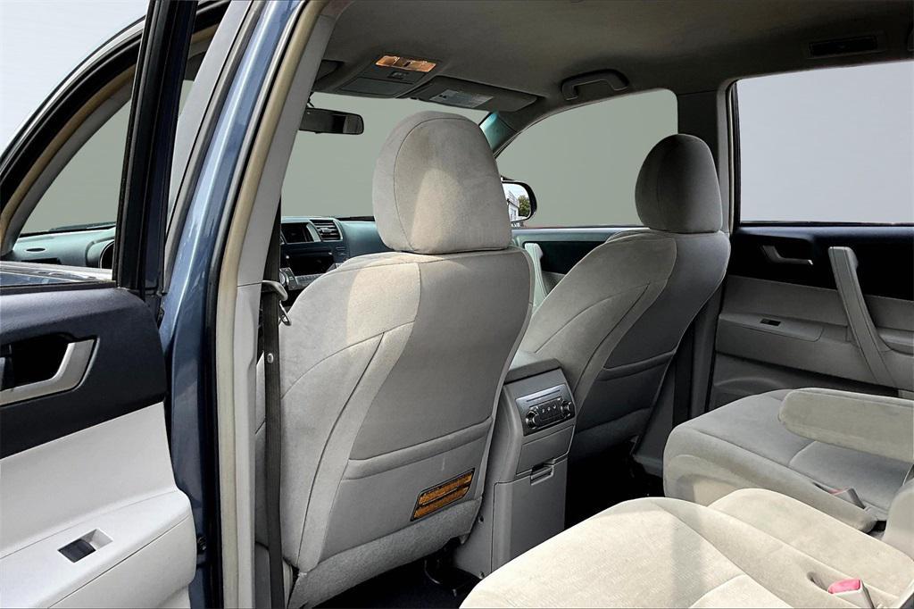 used 2012 Toyota Highlander car, priced at $10,095