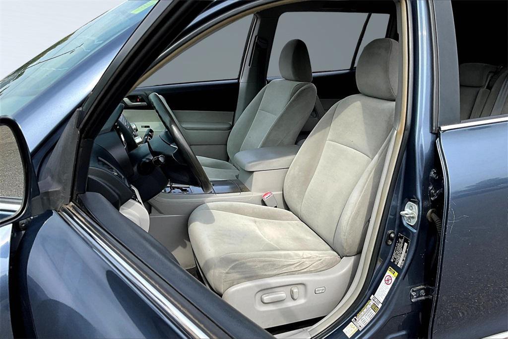 used 2012 Toyota Highlander car, priced at $10,095