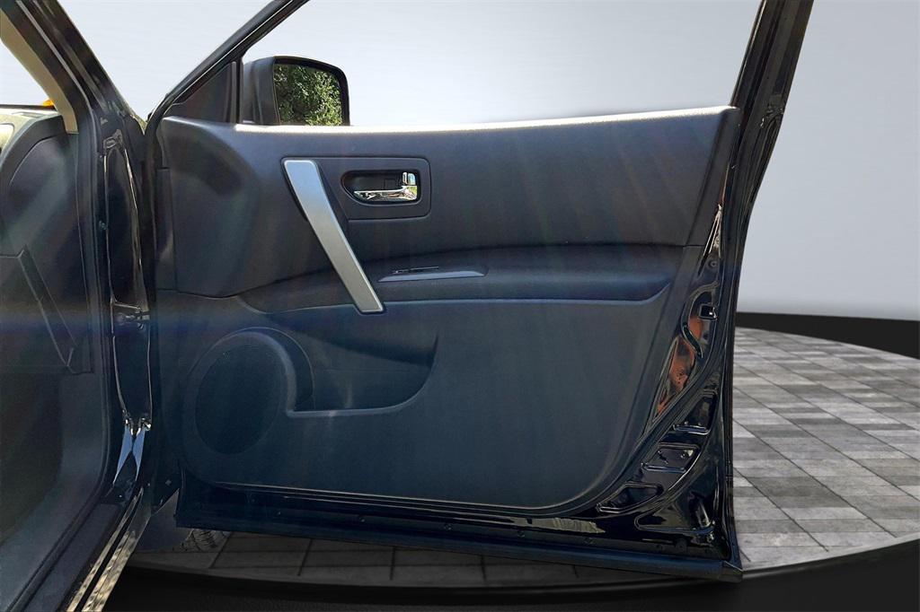 used 2014 Nissan Rogue Select car, priced at $7,495