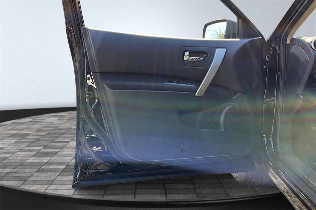 used 2014 Nissan Rogue Select car, priced at $7,495