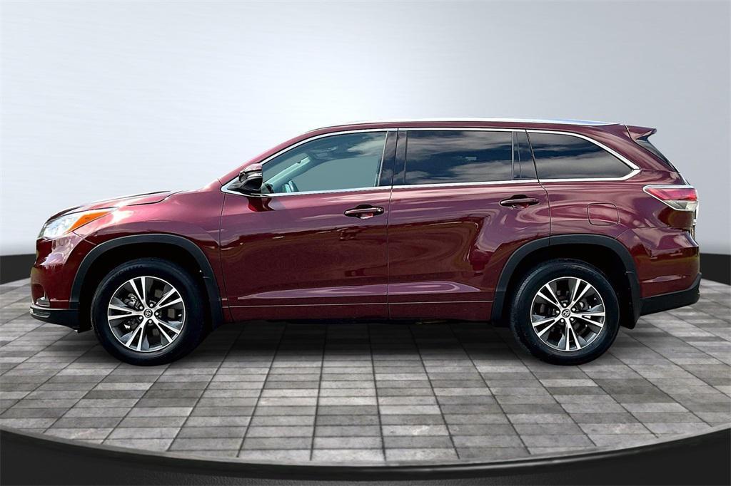 used 2016 Toyota Highlander car, priced at $19,295