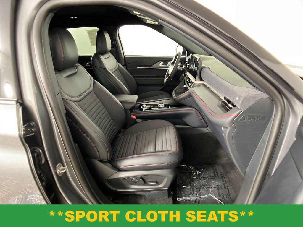 new 2025 Ford Explorer car, priced at $44,186
