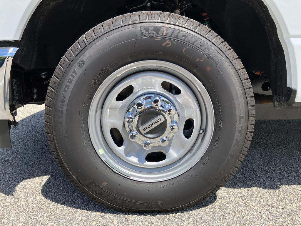 new 2025 Ford F-250 car, priced at $58,968