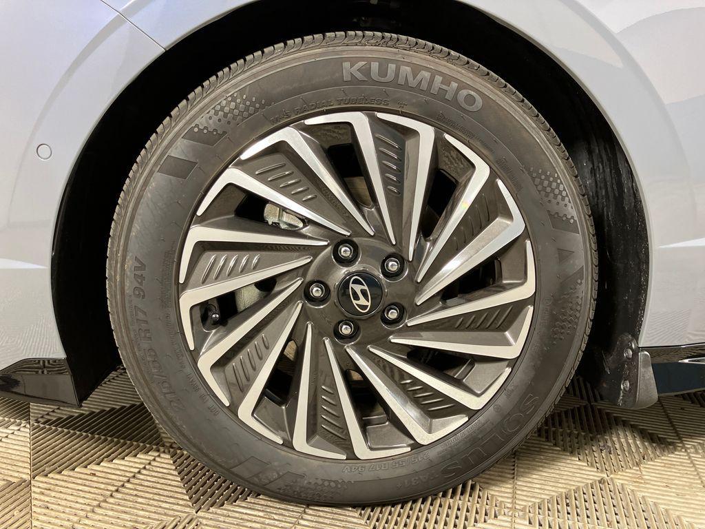 used 2024 Hyundai Sonata Hybrid car, priced at $29,900