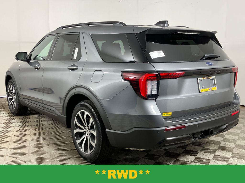 new 2025 Ford Explorer car, priced at $44,186