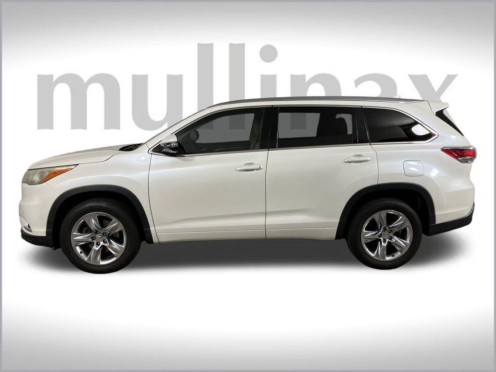 used 2015 Toyota Highlander car, priced at $19,501