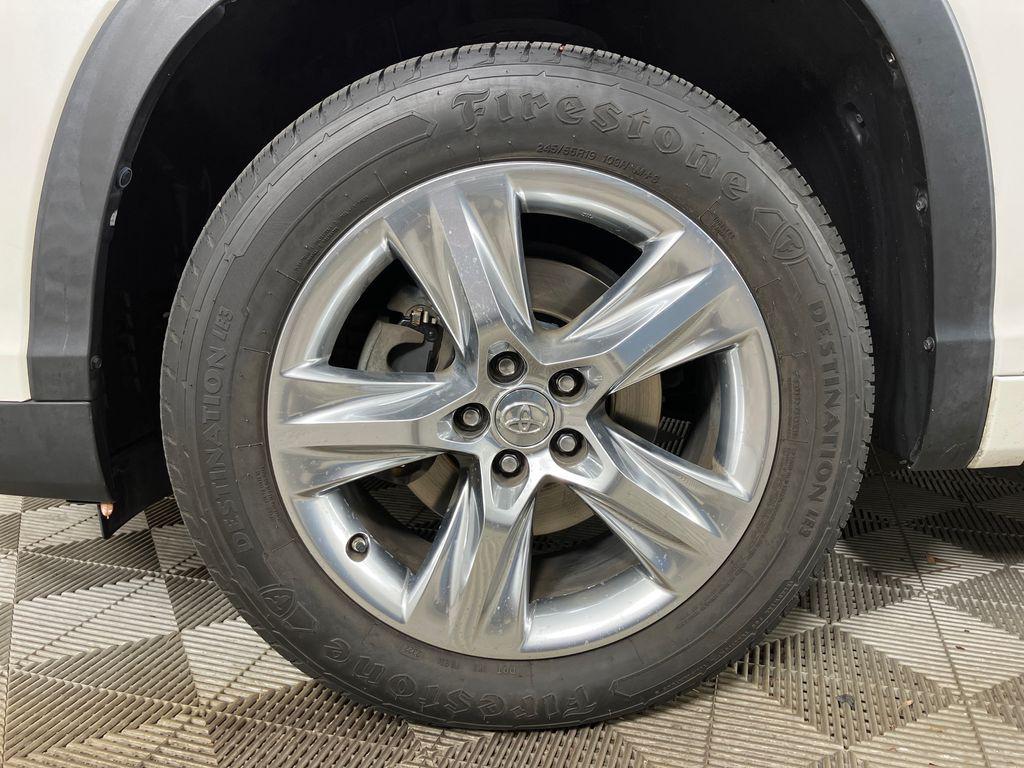 used 2015 Toyota Highlander car, priced at $19,501