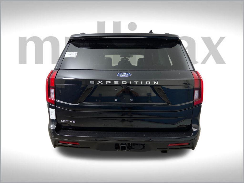 new 2025 Ford Expedition car, priced at $65,641