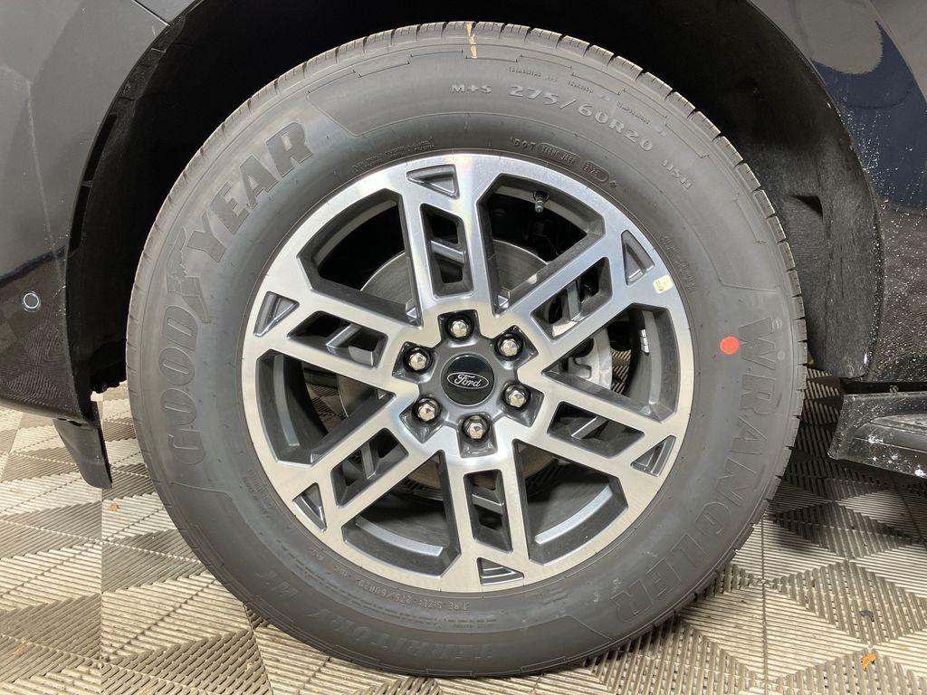 new 2025 Ford Expedition car, priced at $65,641