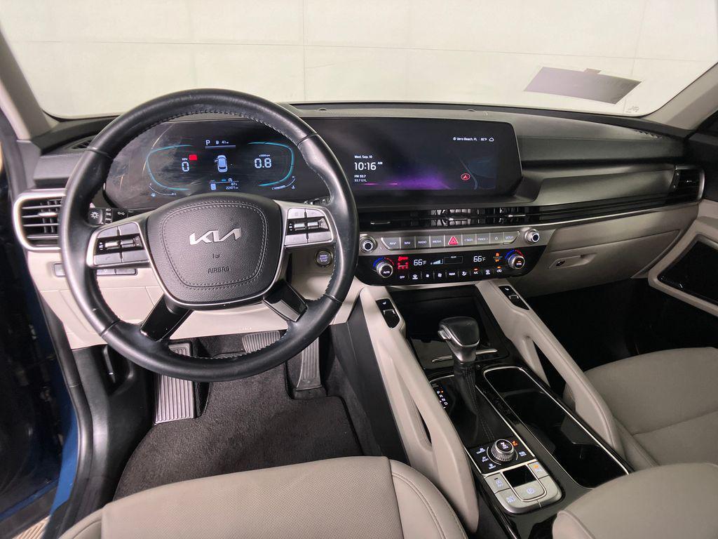 used 2024 Kia Telluride car, priced at $32,000