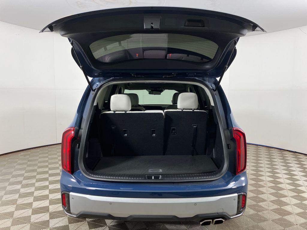 used 2024 Kia Telluride car, priced at $32,000