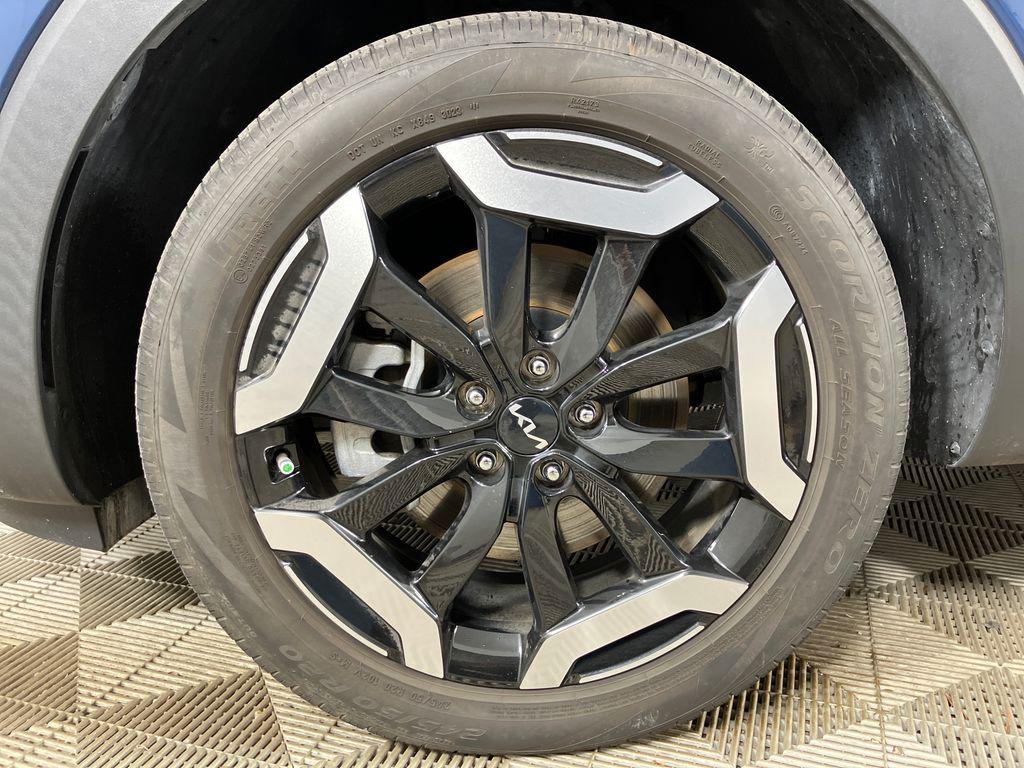 used 2024 Kia Telluride car, priced at $32,000