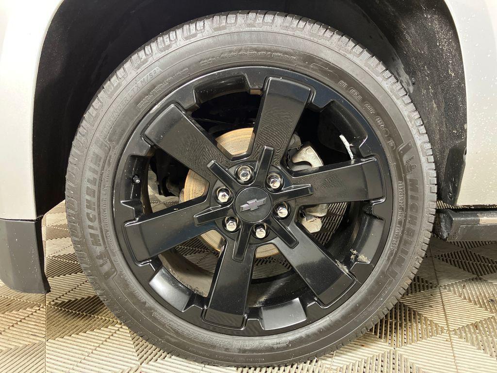 used 2017 Chevrolet Suburban car, priced at $18,000