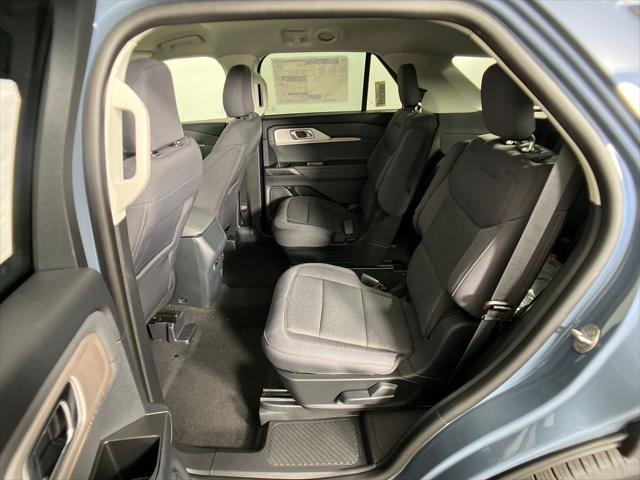new 2025 Ford Explorer car, priced at $39,875