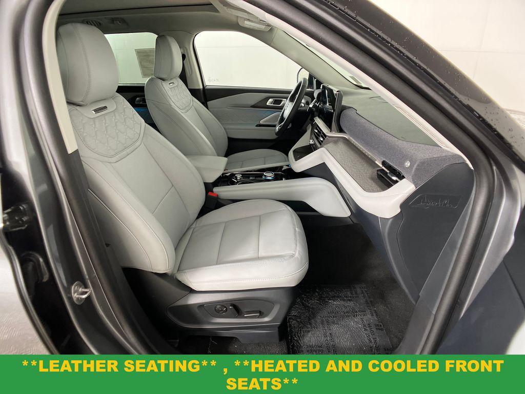 new 2025 Ford Explorer car, priced at $58,098